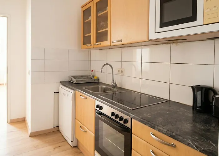 Apartment Three Sleeps Fifteen Minutes From Center Via Enkplatz