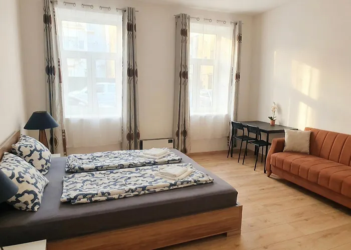 Three Sleeps Fifteen Minutes From Center Via Enkplatz *