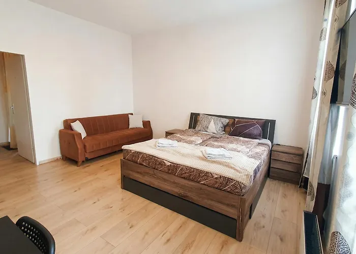 Three Sleeps Fifteen Minutes From Center Via Enkplatz Apartment *